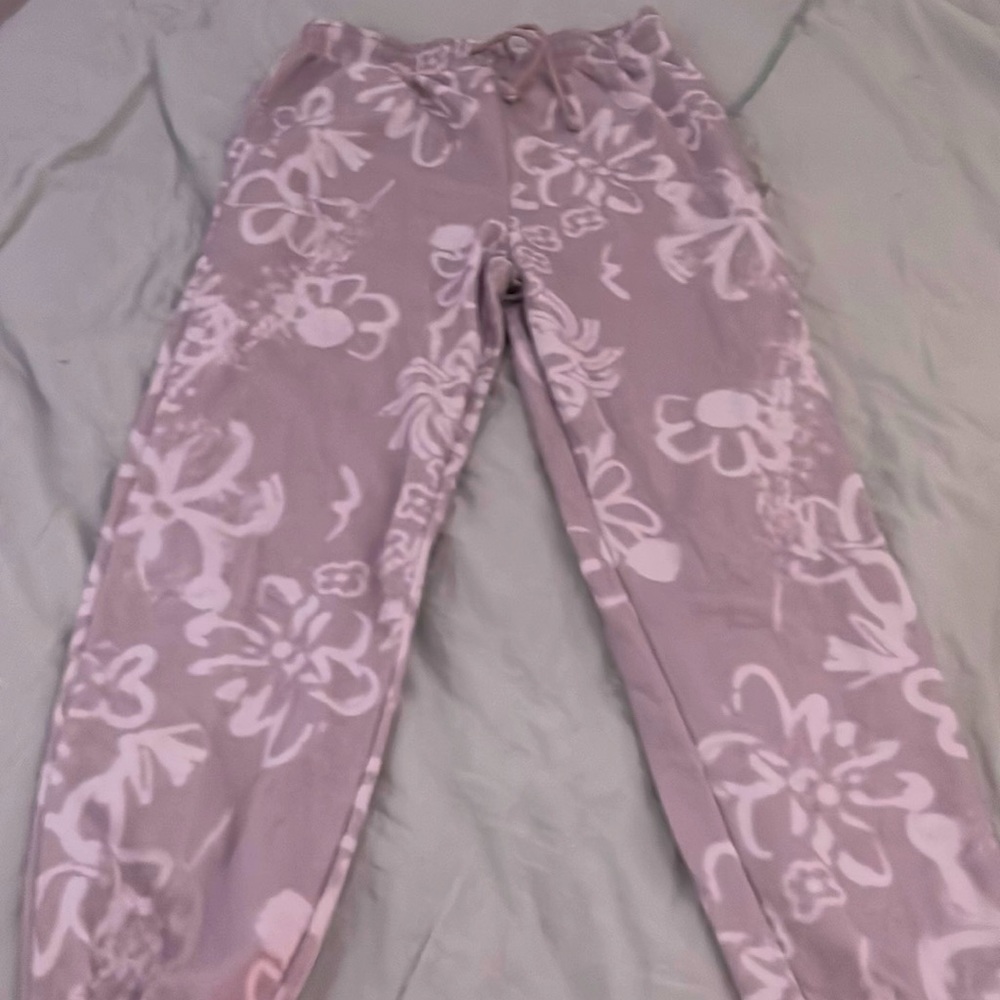 Sweatpants with flowers